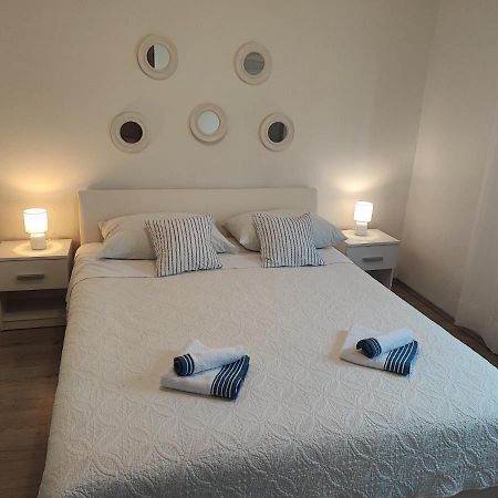 G&S Apartment ตรีบูนย์ ภายนอก รูปภาพ