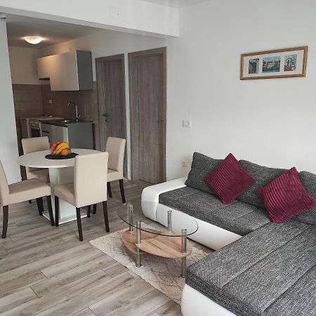 G&S Apartment ตรีบูนย์ ภายนอก รูปภาพ