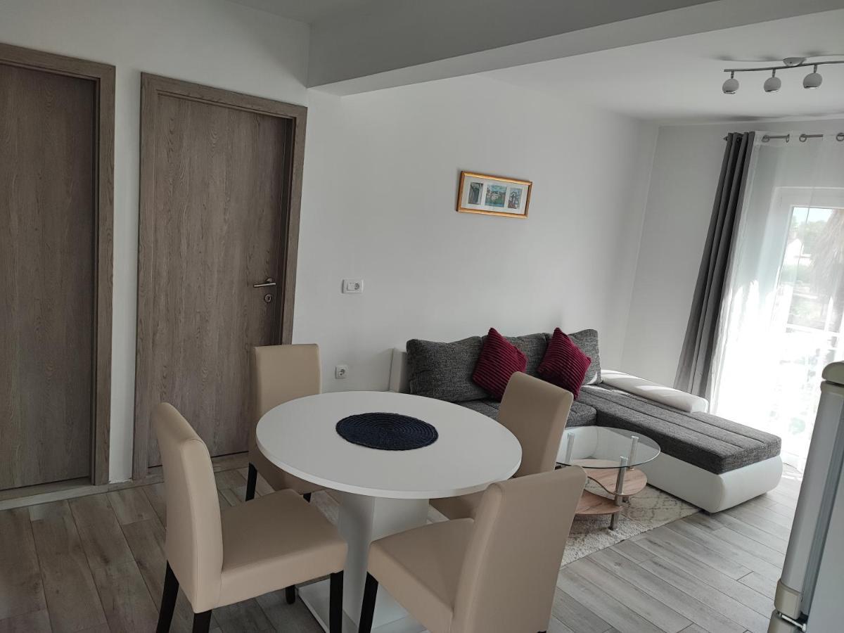 G&S Apartment ตรีบูนย์ ภายนอก รูปภาพ