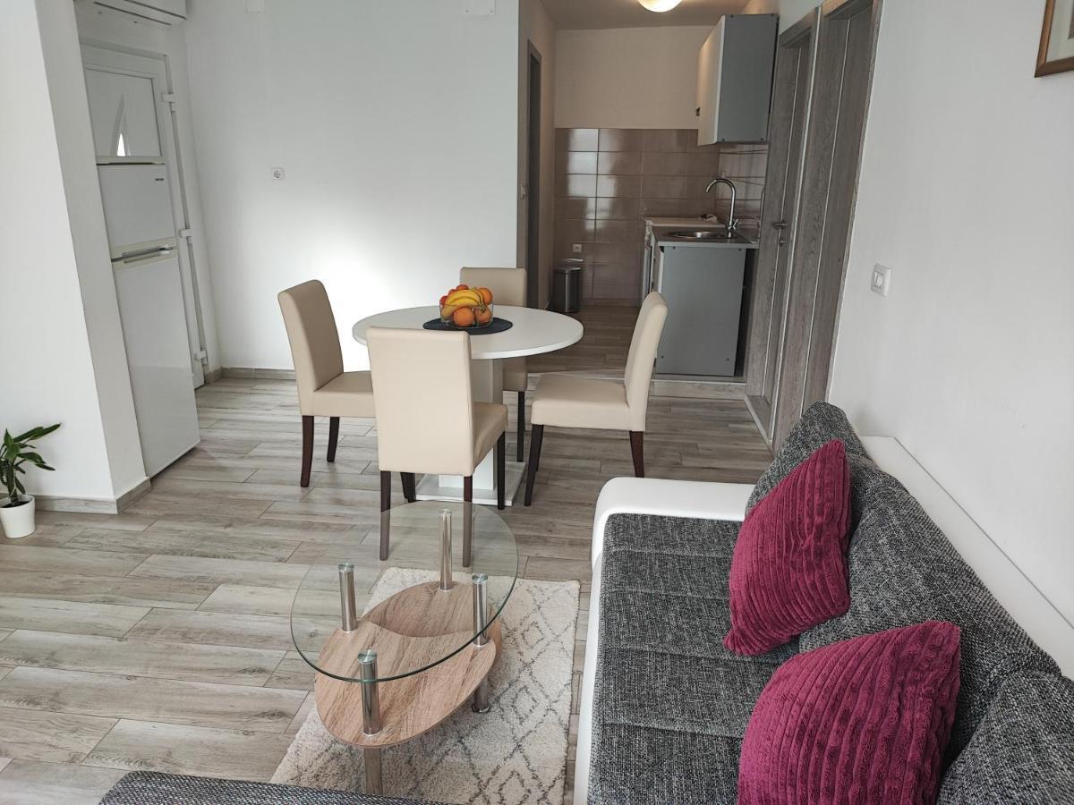 G&S Apartment ตรีบูนย์ ภายนอก รูปภาพ
