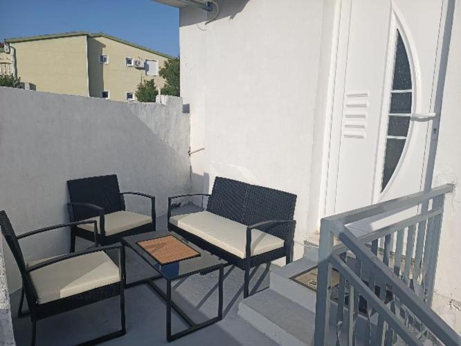 G&S Apartment ตรีบูนย์ ภายนอก รูปภาพ
